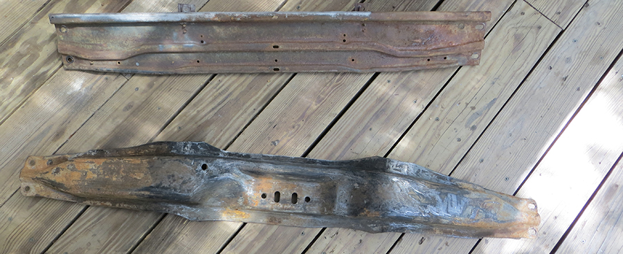 Transmission and lower support tray
